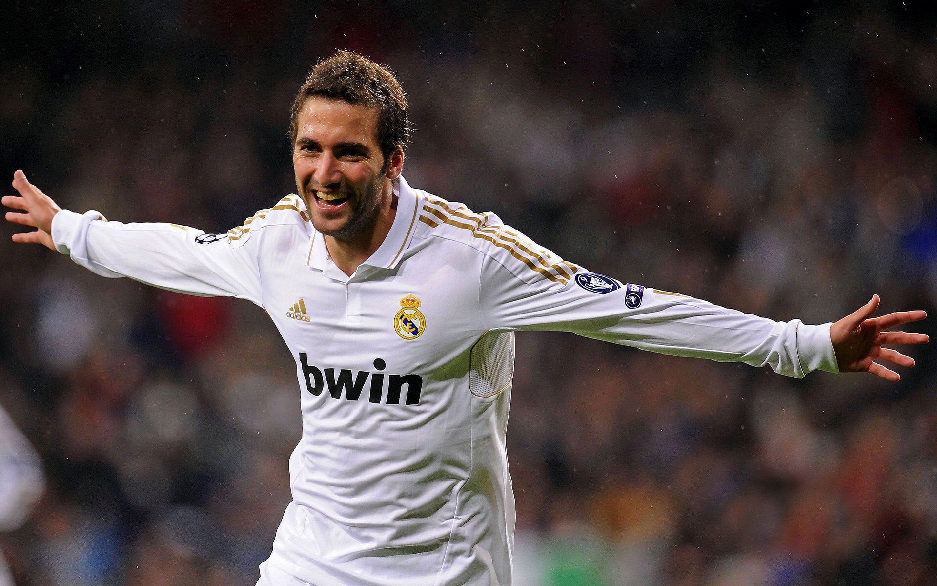 C罗爆发，国际米兰末节带走比利时，一场关于时间、意志与不朽的足球叙事